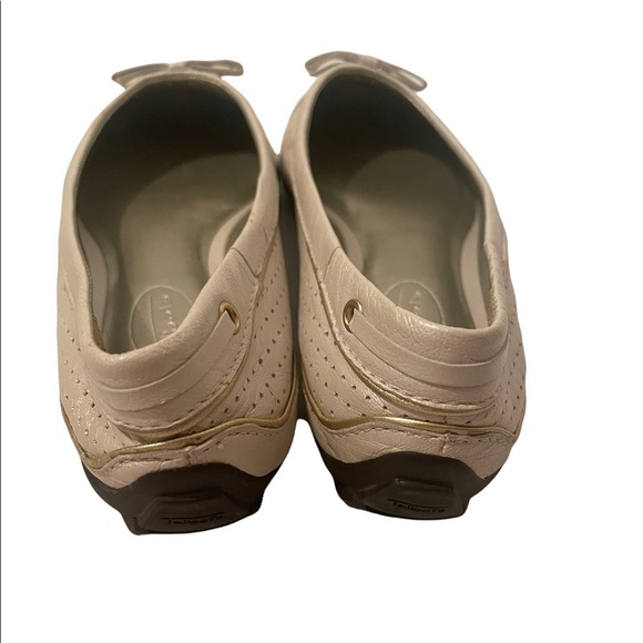 Talbots Cream with Gold Accents Flat Shoes NWOT Size 7B - Picture 5 of 8